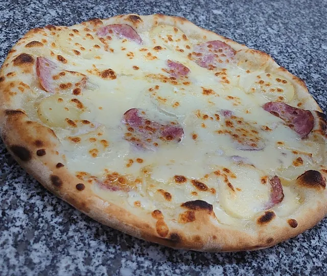 pizza jambon fromage